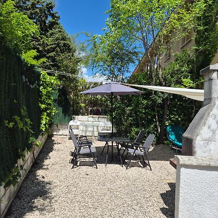 Cool Basement Studio In Hosts House With Private Terrace And Bbq Zizur Mayor Eksteriør bilde