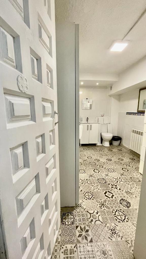 Cool Basement Studio In Hosts House With Private Terrace And Bbq Zizur Mayor Eksteriør bilde