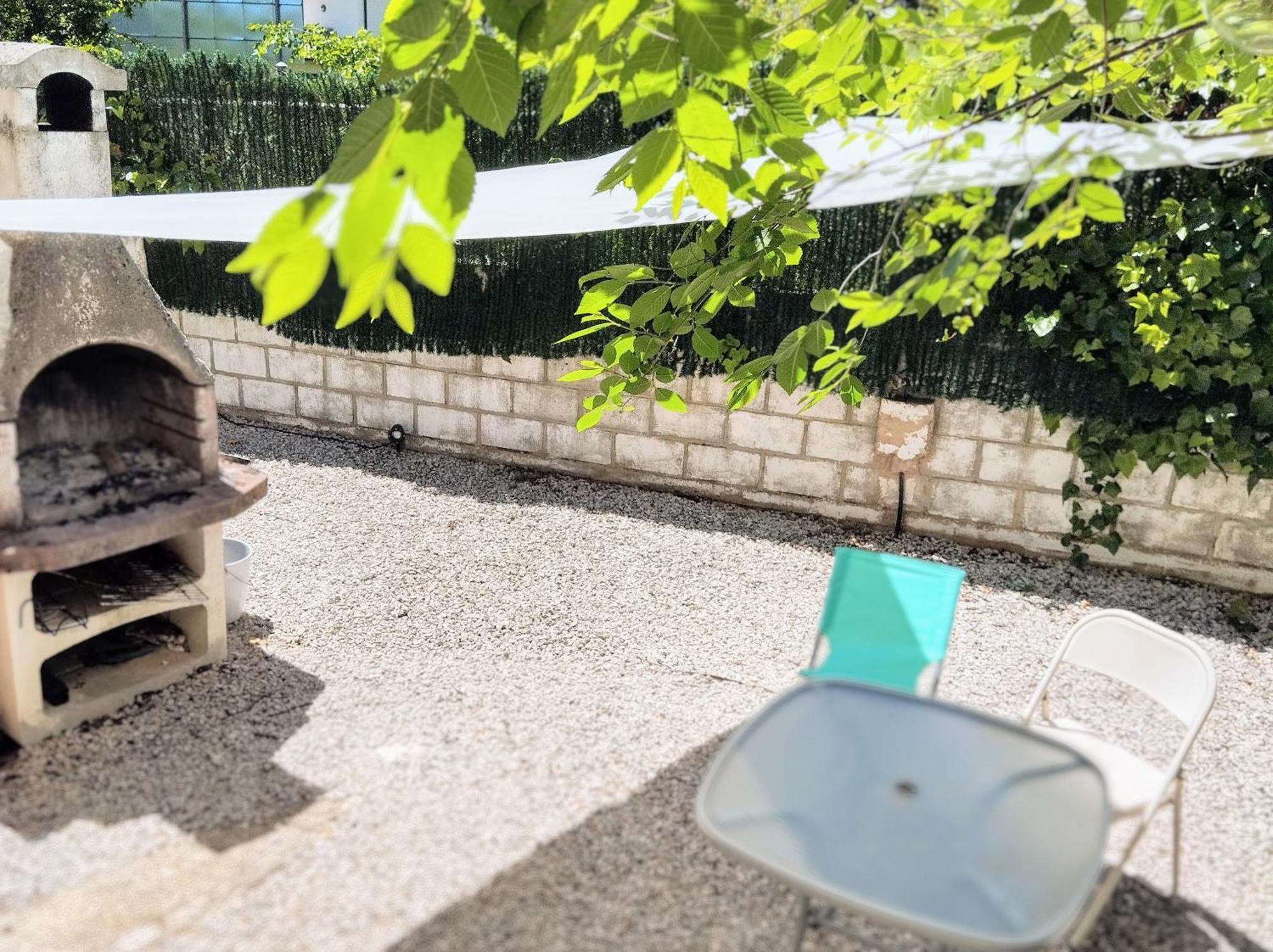 Cool Basement Studio In Hosts House With Private Terrace And Bbq Zizur Mayor Eksteriør bilde