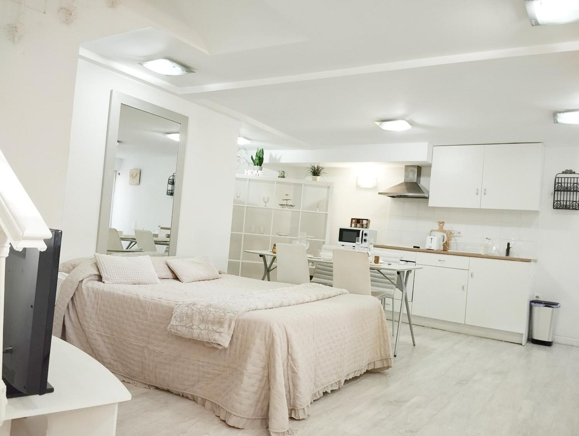 Cool Basement Studio In Hosts House With Private Terrace And Bbq Zizur Mayor Eksteriør bilde
