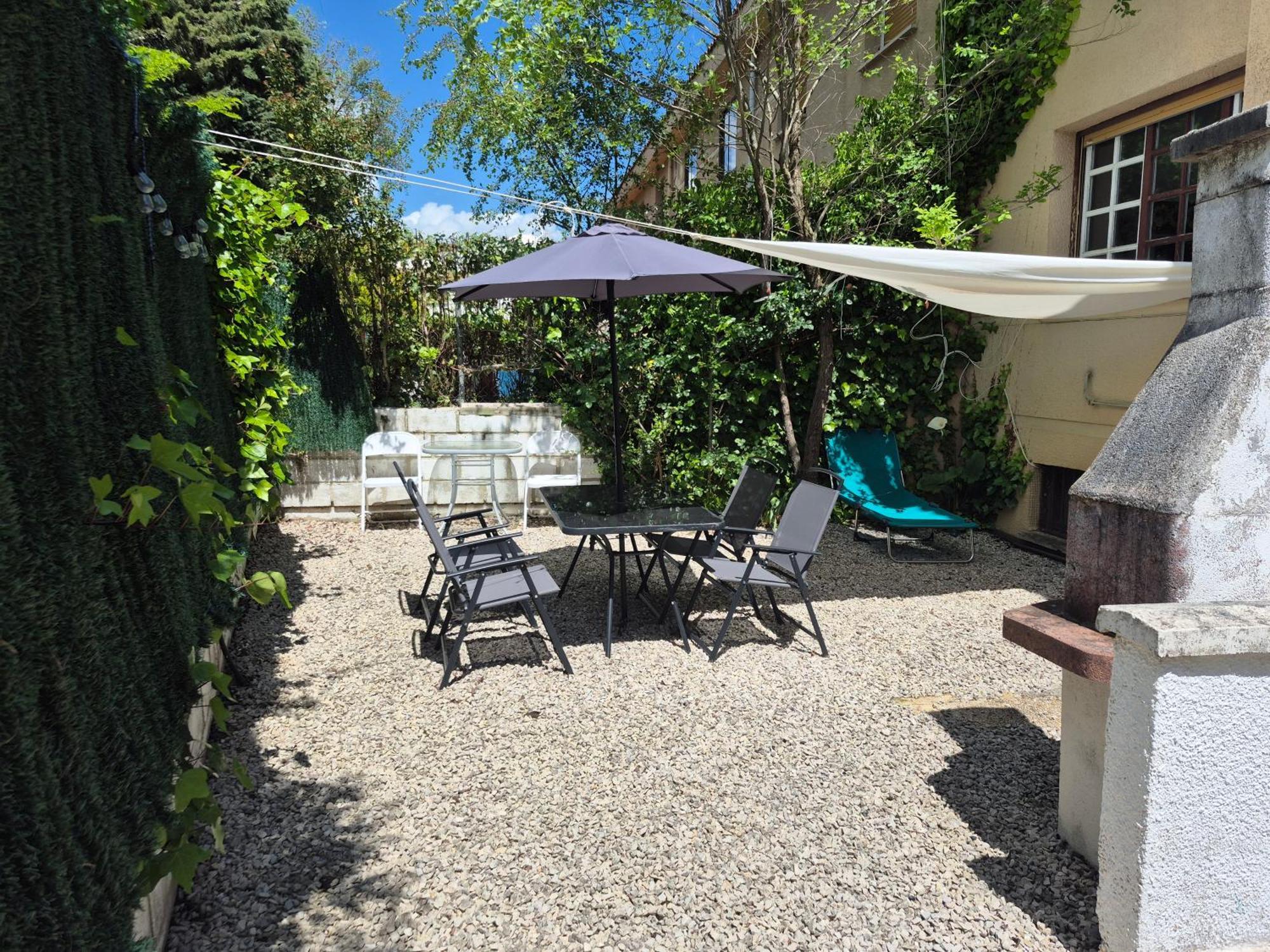 Cool Basement Studio In Hosts House With Private Terrace And Bbq Zizur Mayor Eksteriør bilde
