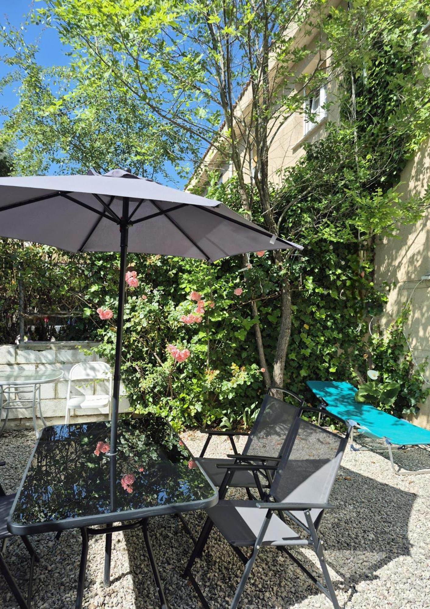 Cool Basement Studio In Hosts House With Private Terrace And Bbq Zizur Mayor Eksteriør bilde